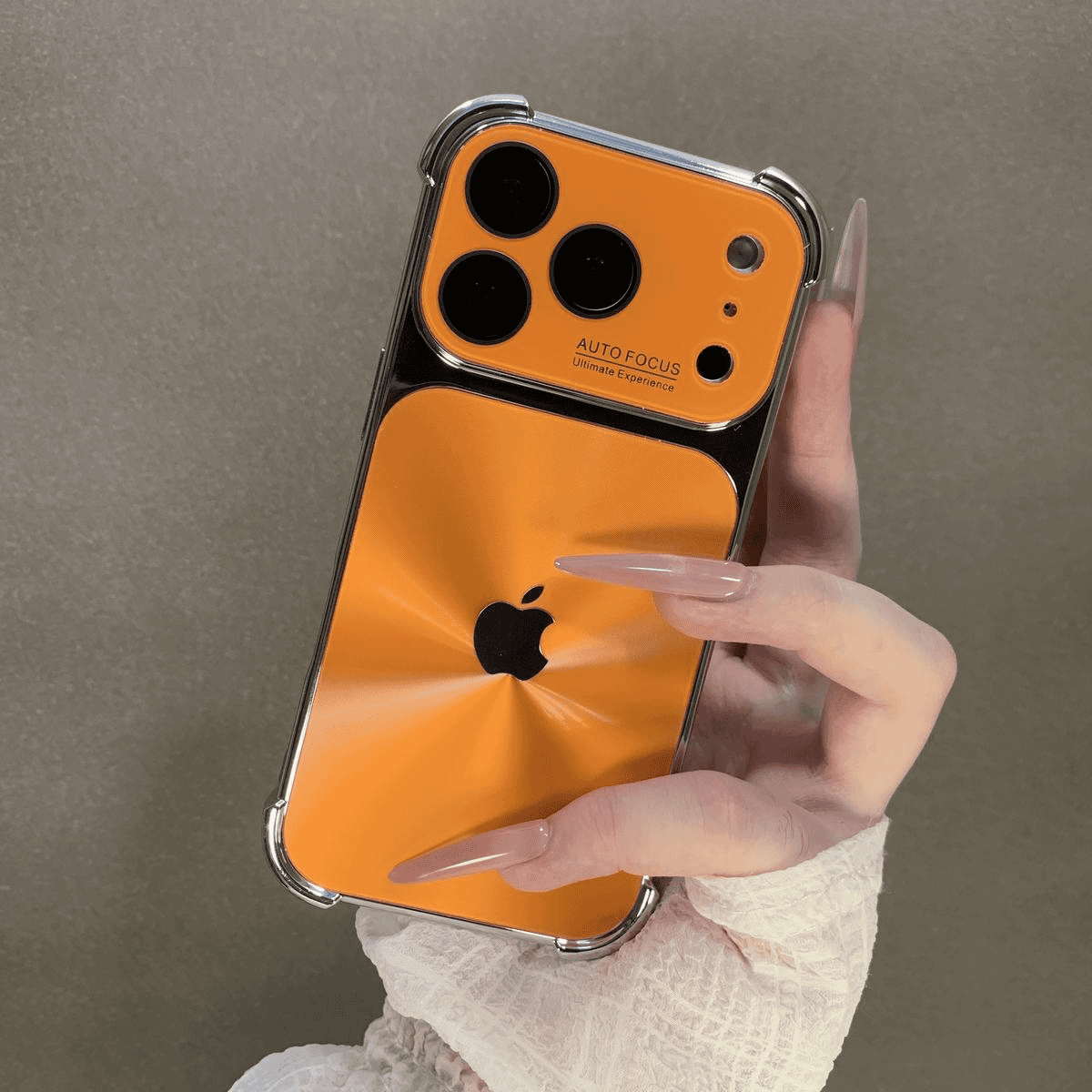 Stoßfeste Handyhülle in voller Größe mit AI-Taste und CD-Muster für iPhone-Serie