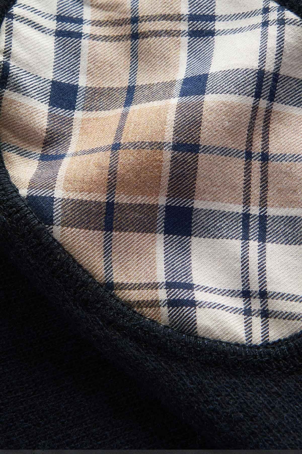 Pendle Roll-Neck Sweatshirt