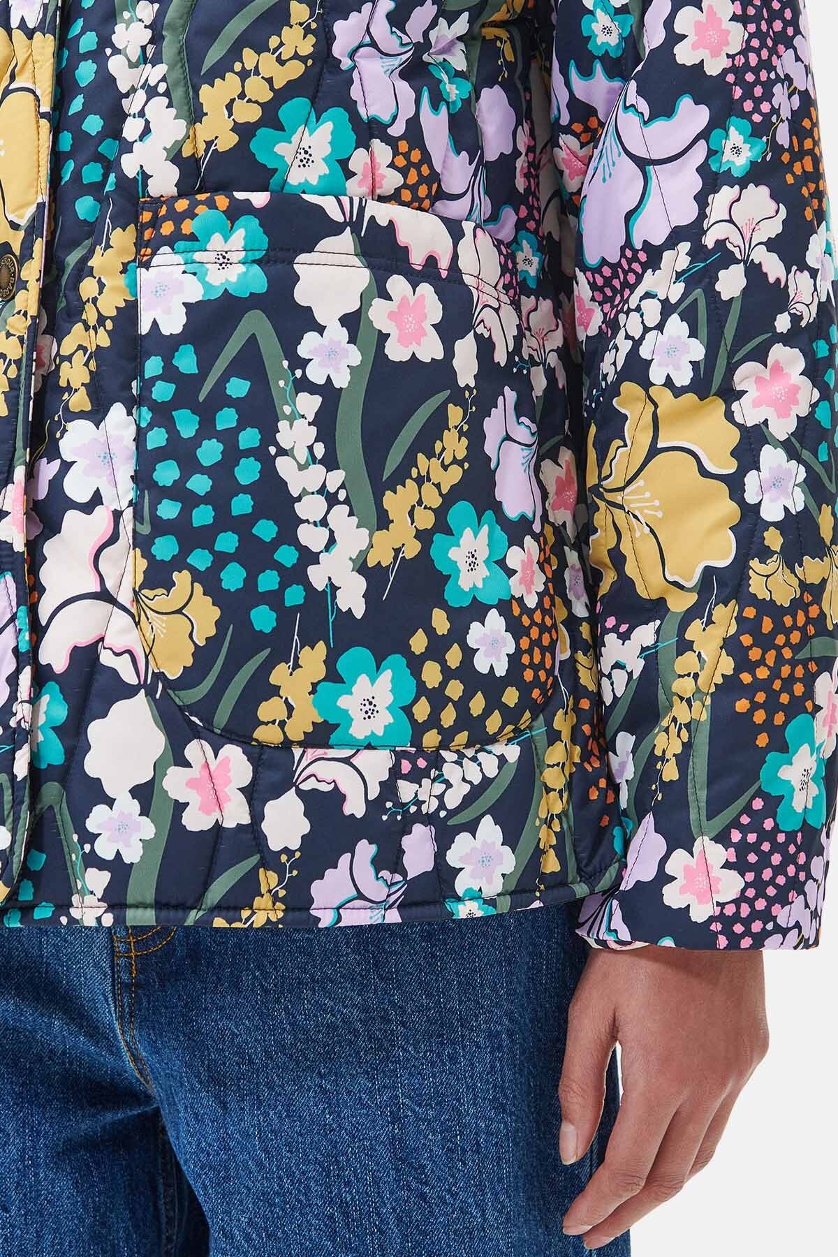 Quilt mit bedrucktem Rittersporn