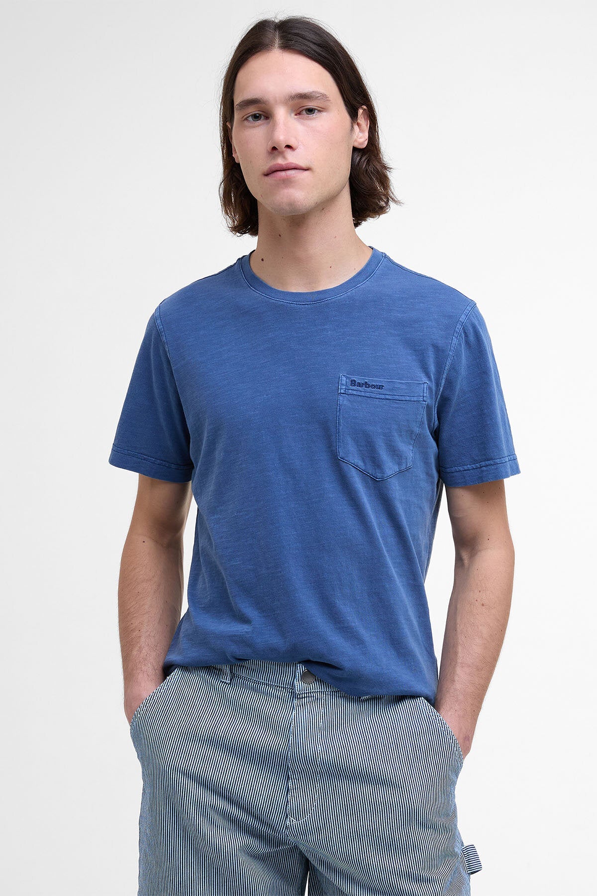 Pigmentgefärbtes T-Shirt mit Brusttasche