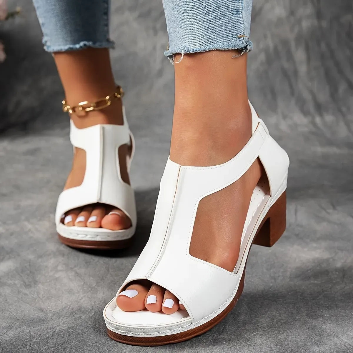 Women’s Chunky Heel Cutout Sandals