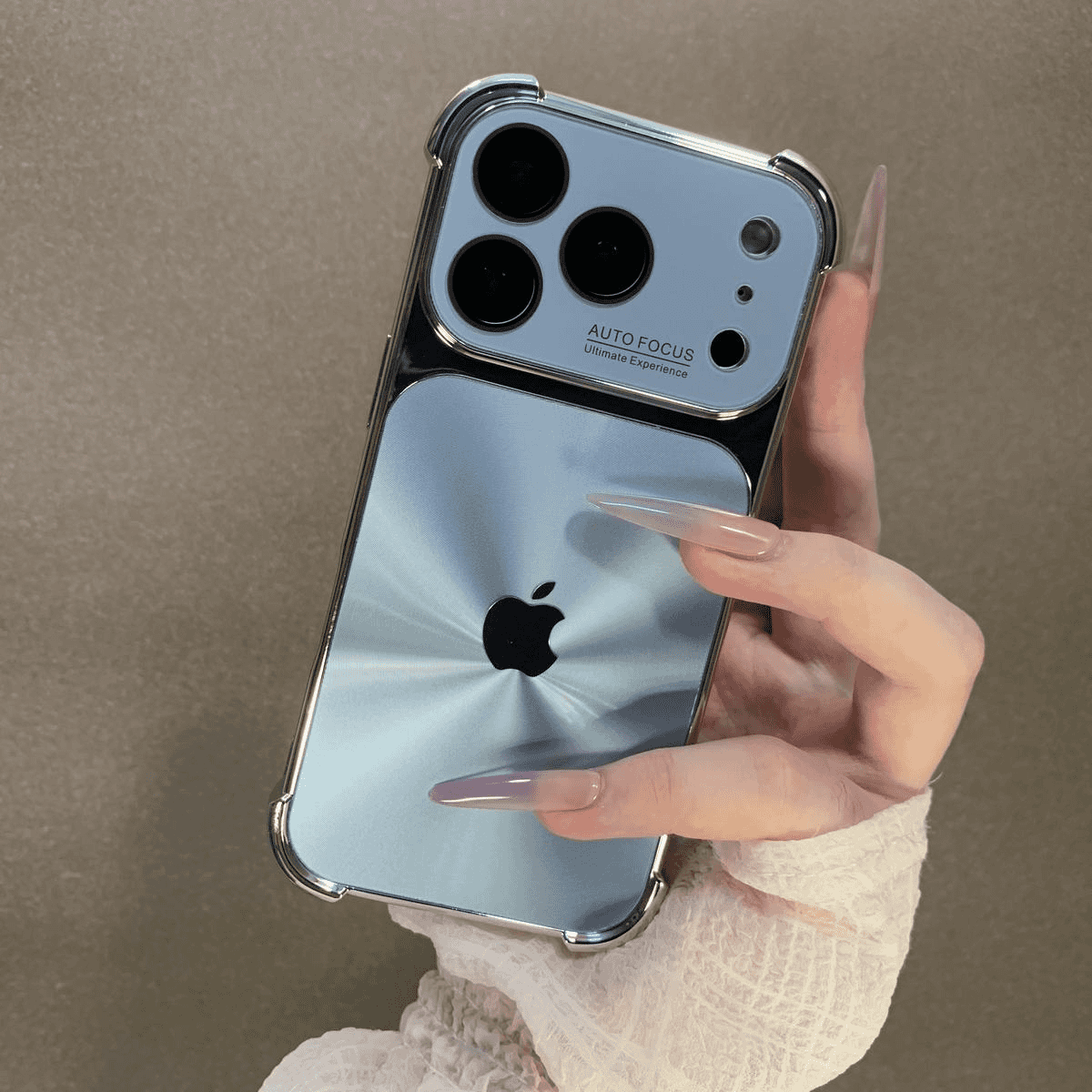 Stoßfeste Handyhülle in voller Größe mit AI-Taste und CD-Muster für iPhone-Serie