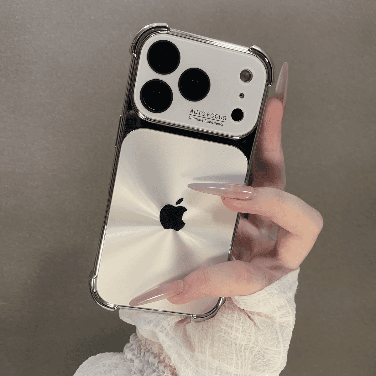 Stoßfeste Handyhülle in voller Größe mit AI-Taste und CD-Muster für iPhone-Serie